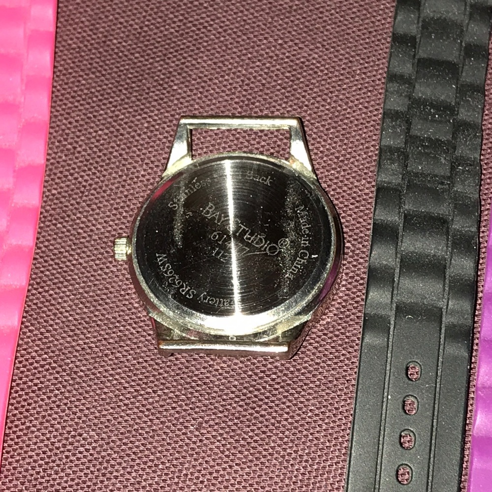 Watch With Interchangeable Bands - image 6